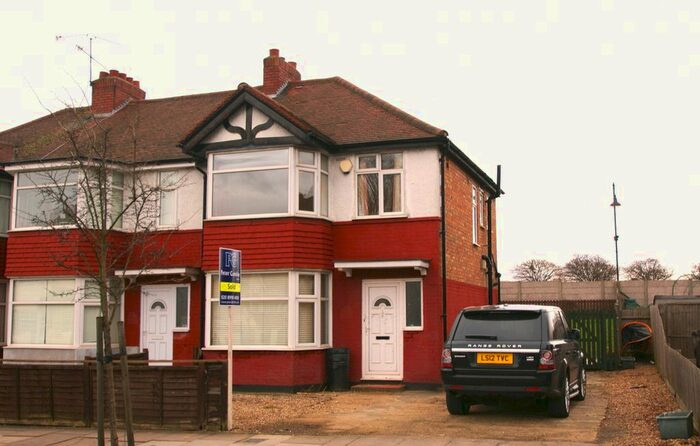 3 Bedroom Semi-Detached House To Rent In Bideford Avenue, Perivale, London, UB6