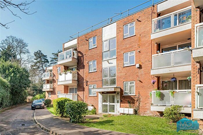 2 Bedroom Flat For Sale In The Highlands, Abbotts Road, Barnet, EN5
