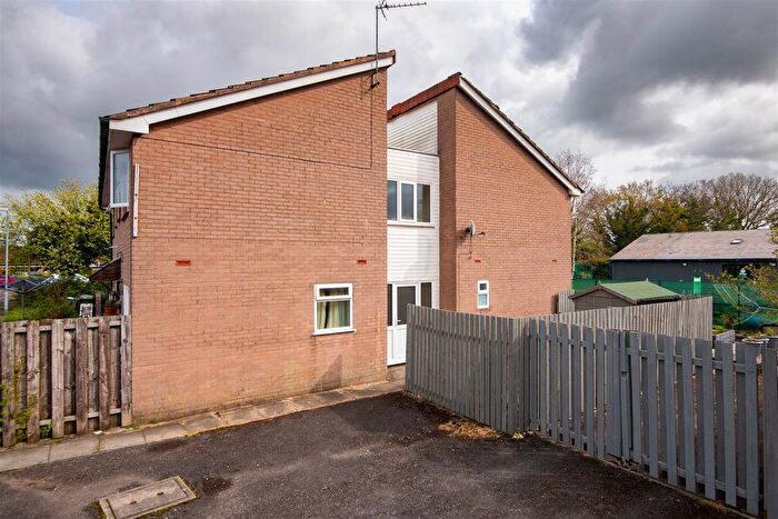 1 Bedroom Flat For Sale In Oak Croft, Clayton-Le-Woods, Chorley, PR6