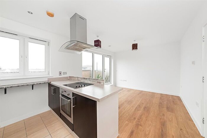 3 Bedroom Flat For Sale In Whitestone Way, Croydon, CR0