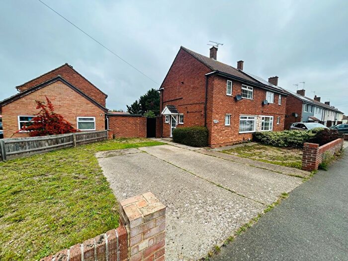 3 Bedroom Semi-Detached House To Rent In Robin Drive, Ipswich, IP2