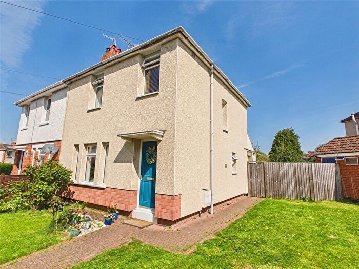 3 Bedroom Semi Detached House For Sale In Ransom Avenue, Worcester, Worcestershire, WR5