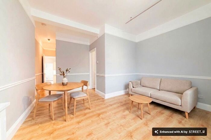 2 Bedroom Flat To Rent In Wood Lane, Shepherds Bush ., W12