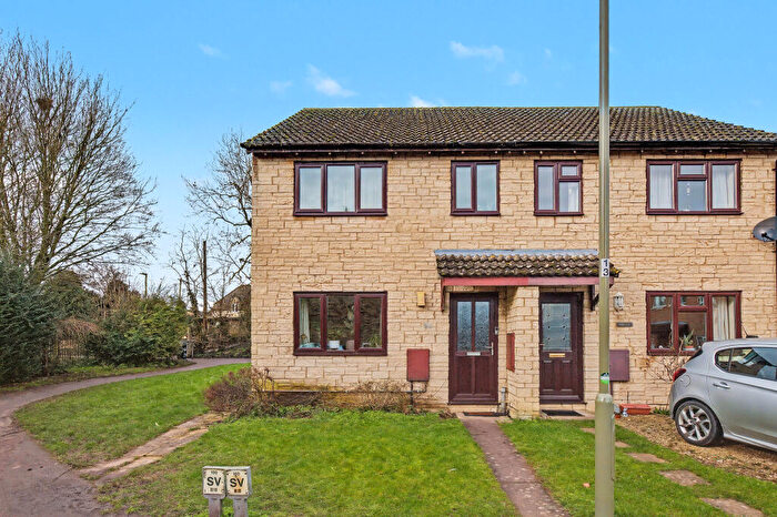 3 Bedroom End Of Terrace House For Sale In Dovehouse Close, Eynsham, Oxfordshire, OX29