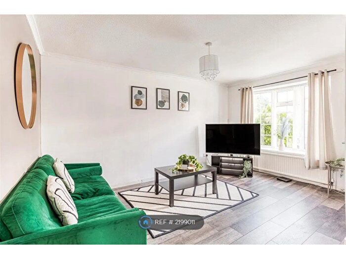 3 Bedroom Terraced House To Rent In Alder Close, Derby, DE21