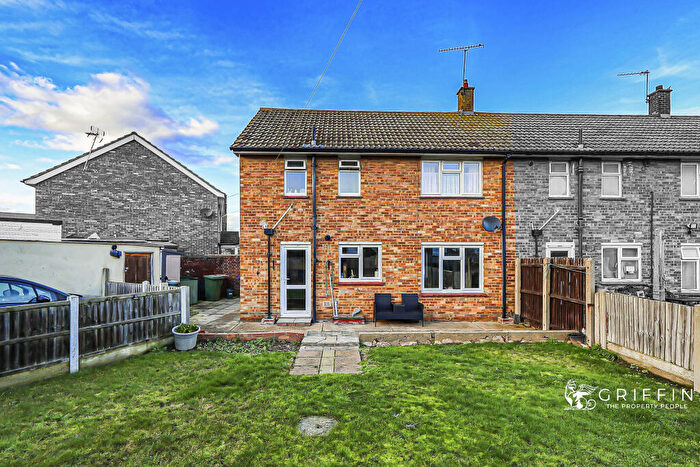 3 Bedroom Terraced House For Sale In Rykhill, Chadwell St Mary, RM16