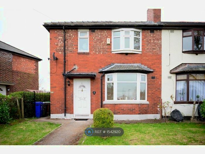 4 Bedroom Semi-Detached House To Rent In Royden Avenue, Manchester, M9