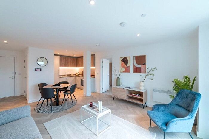 2 Bedroom Flat To Rent In Bath Street, Old Street, London, EC1V