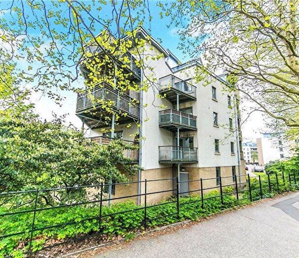 1 Bedroom Apartment For Sale In Yeoman Close, Ipswich, Suffolk, IP1