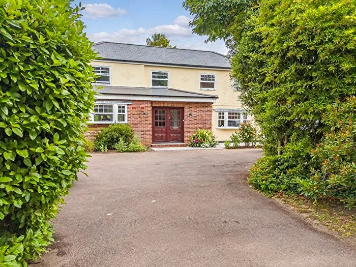 4 Bedroom Detached House For Sale In Billericay Road, Herongate, Brentwood, CM13