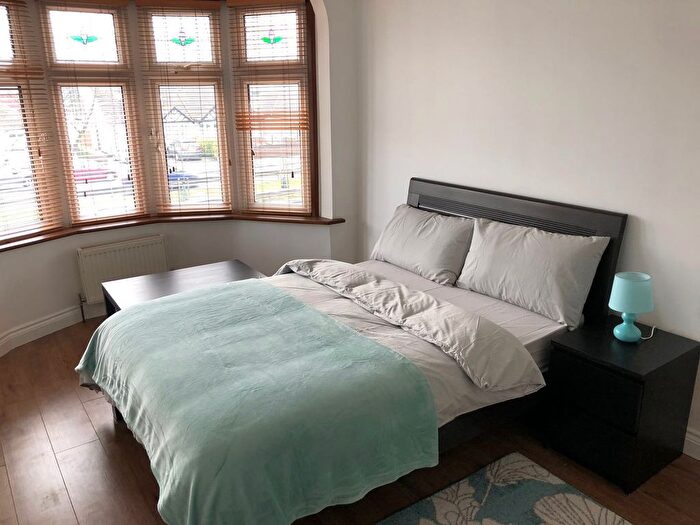 3 Bedroom Terraced House To Rent In Dundee Road, Plaistow/Upton Park, E13