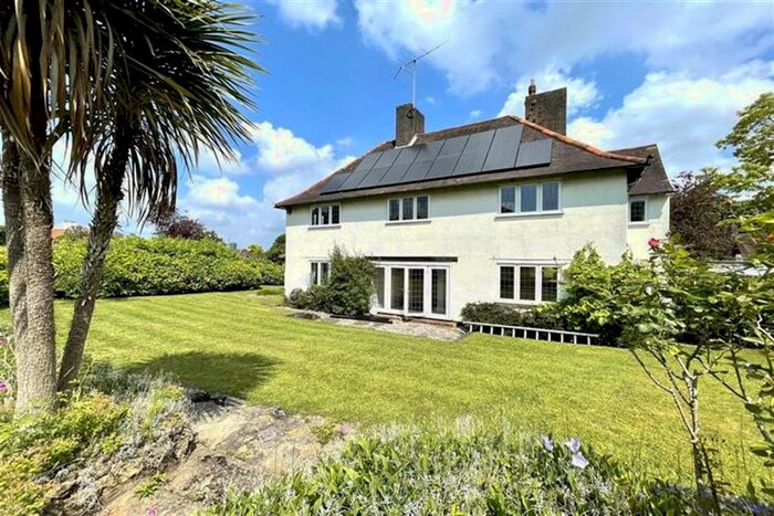 5 Bedroom Detached House To Rent In Manor Way, South Croydon, CR2