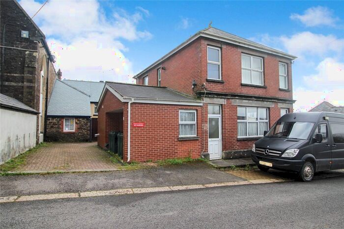 2 Bedroom Flat To Rent In Station Road, Holsworthy, EX22
