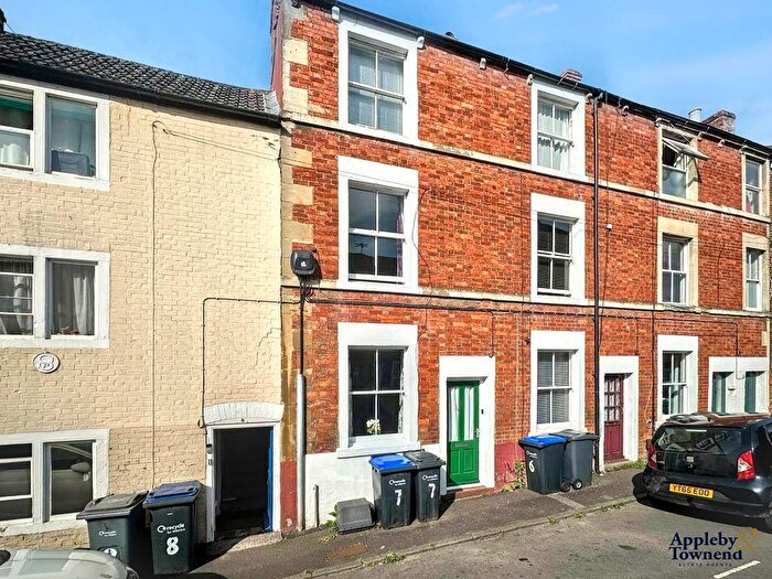 2 Bedroom Terraced House For Sale In Yerbury Street, Trowbridge, BA14