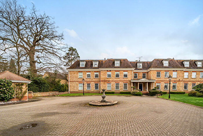 3 Bedroom Flat For Sale In London Road, Ascot, SL5