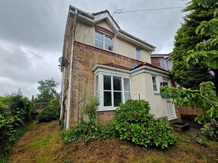 3 Bedroom Detached House To Rent In Dingle Nook, Ogmore Vale, Bridgend, Bridgend County., CF32
