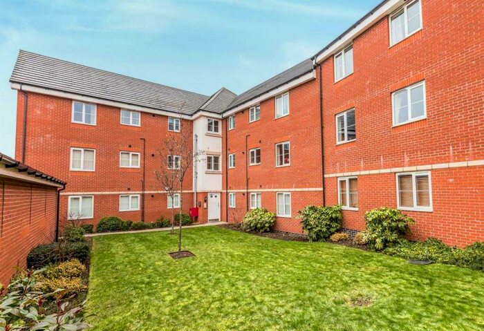 2 Bedroom Apartment To Rent In Old College Avenue, Oldbury, West Midlands, B68