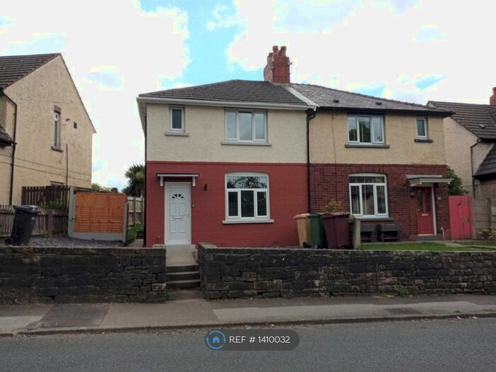 3 Bedroom Semi-Detached House To Rent In Radcliffe Road, Bolton, BL3