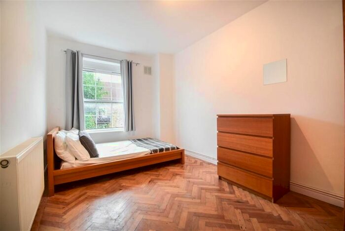 2 Bedroom Farmhouse To Rent In Nuttall Street, London, N1