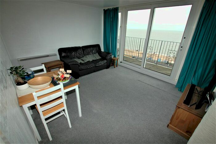 2 Bedroom Maisonette To Rent In Wolsey Gardens, Felixstowe IP11