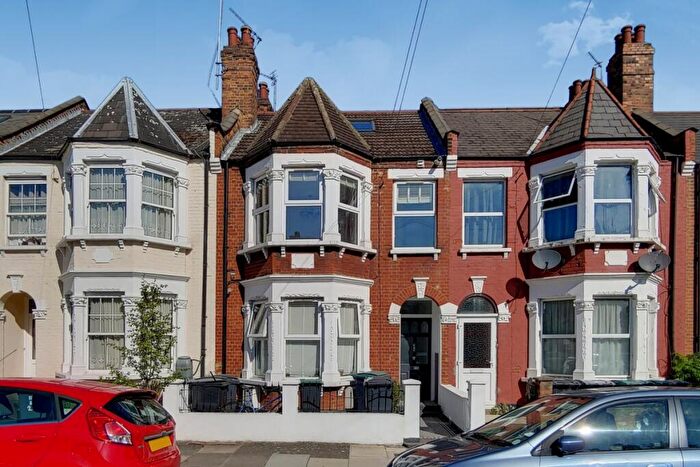 4 Bedroom Flat To Rent In Eastern Road, N22