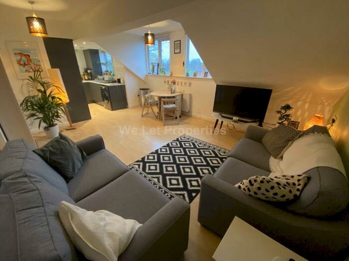 2 Bedroom Apartment To Rent In Fairway House, Chorlton Cum Hardy, M21