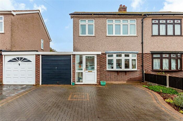 3 Bedroom Semi-Detached House For Sale In Lakeside, Rainham, RM13