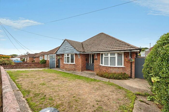 3 Bedroom Bungalow For Sale In Solent Avenue, Southampton, SO19