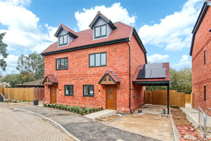 3 Bedroom Semi-Detached House For Sale In London Road, Binfield, Bracknell, Berkshire, RG42