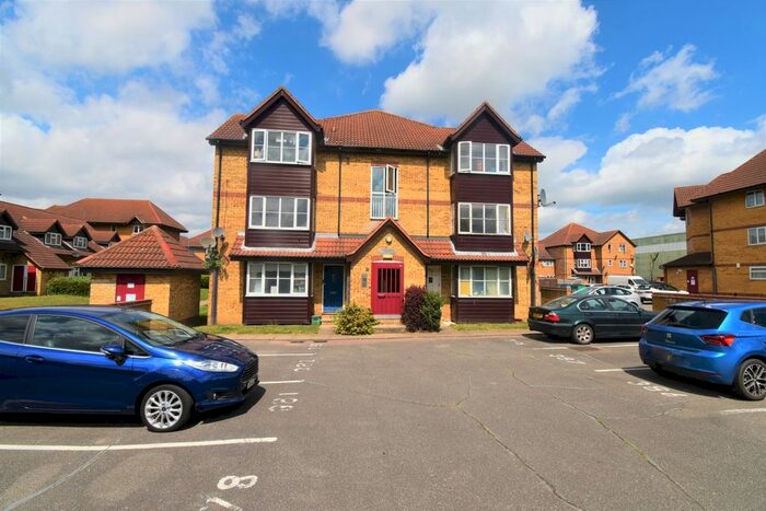 1 Bedroom Studio To Rent In Frobisher Road, Erith, DA8