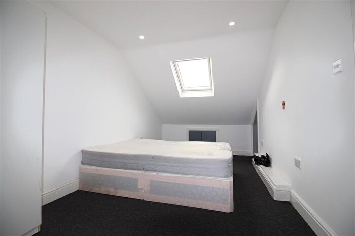 3 Bedroom Flat To Rent In Second Avenue, London, E17