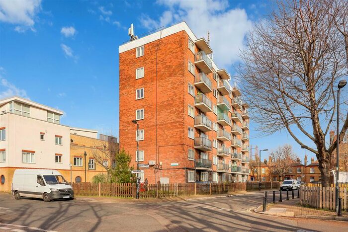 2 Bedroom Flat To Rent In Ainsty Estate, London, SE16