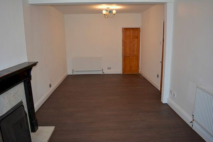 3 Bedroom Semi-Detached House To Rent In Littledale Street, Kempston, Bedford, MK42