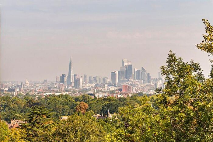 2 Bedroom Flat For Sale In Canonbie Road, Forest Hill, SE23