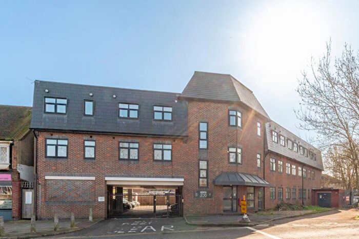 1 Bedroom Flat For Sale In West Barnes Lane, Motspur Park, New Malden, KT3