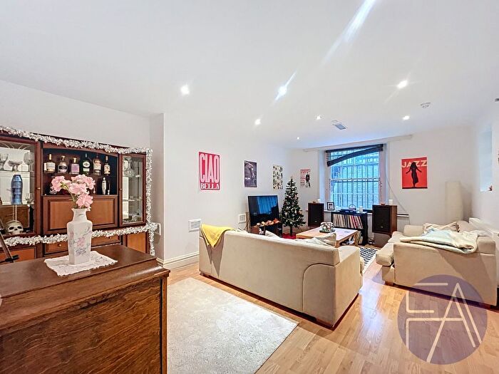 8 Bedroom Town House For Sale In Chatham Street, Liverpool, Merseyside, L7