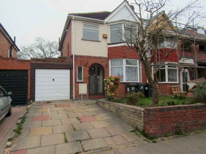 3 Bedroom Semi-Detached House To Rent In Barton Lodge Road, Hall Green, Birmingham, B28