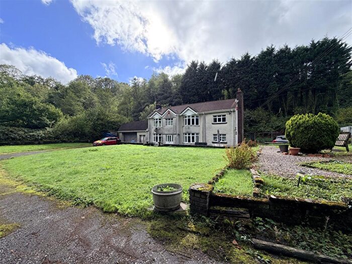 4 Bedroom Detached House For Sale In Garnant, Ammanford, SA18