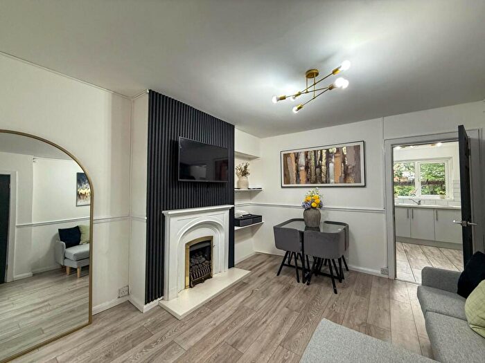 2 Bedroom Terraced House For Sale In Abbey Bridge, Nottingham, NG7