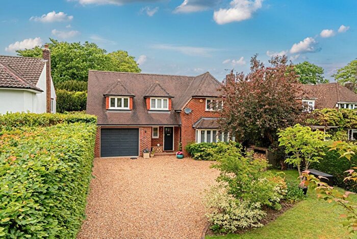 4 Bedroom Detached House For Sale In Shortheath Road, Farnham, GU9