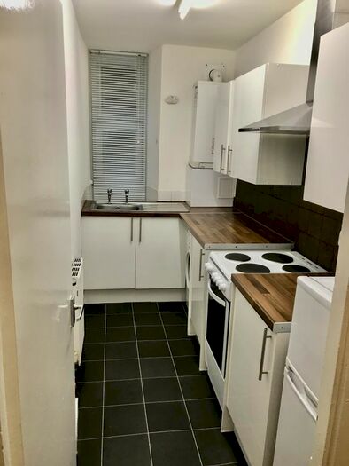 2 Bedroom Flat To Rent In Lochee Road, Dundee, DD2