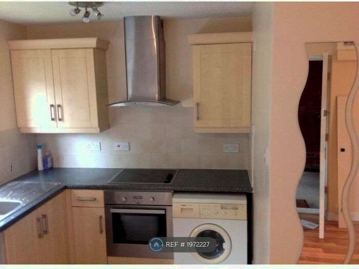 Studio To Rent In Danebridge Crescent, Derby, DE21