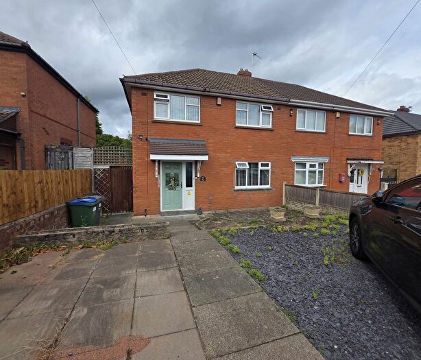 3 Bedroom Semi-detached House To Rent In Winchester Road, West Bromwich, West Midlands, B71