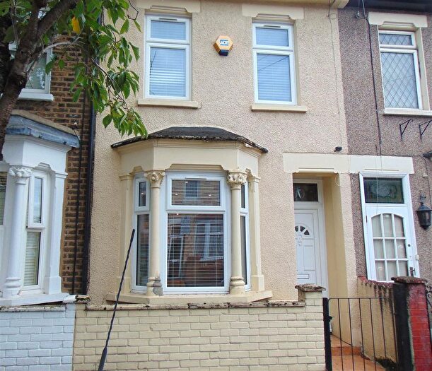 2 Bedroom Property To Rent In Aldworth Road, London, E15