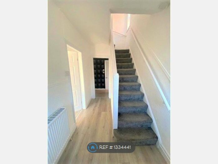 3 Bedroom Semi-Detached House To Rent In Hurst Bank Road, Ashton-Under-Lyne, OL6