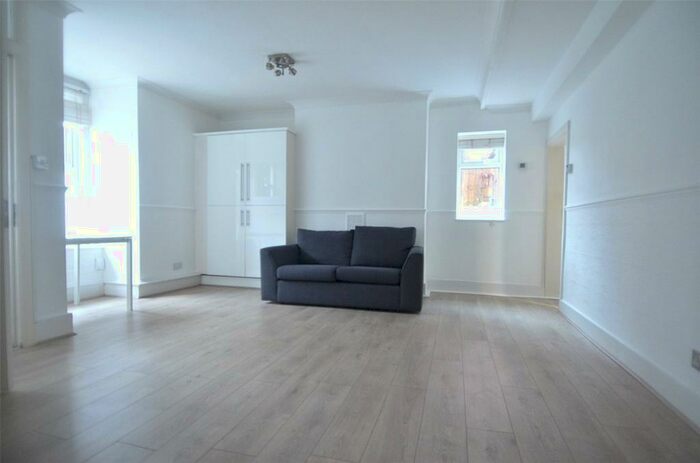 1 Bedroom Apartment To Rent In Herne Hill, London, SE24