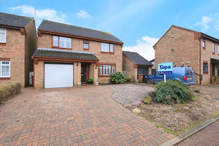 4 Bedroom Detached House For Sale In Hoylake Drive, Peterborough, PE7