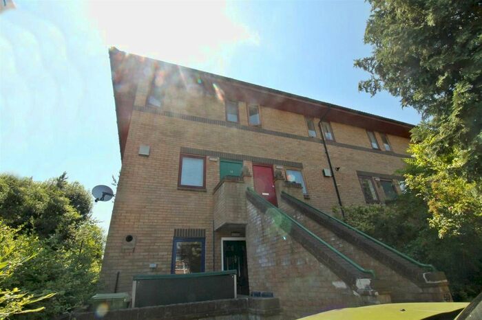 1 Bedroom Flat To Rent In Silicon Court, Shenley Lodge, Milton Keynes, MK5