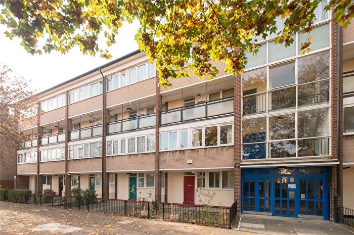 3 Bedroom Flat To Rent In Brunel House Montrell Road, Streatham Hill, London, SW2