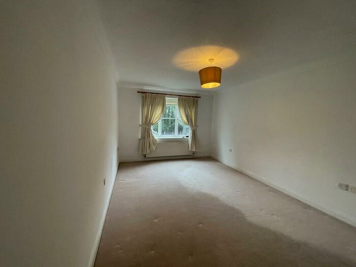 2 Bedroom Apartment To Rent In Tudor Court, Bramhall, SK7